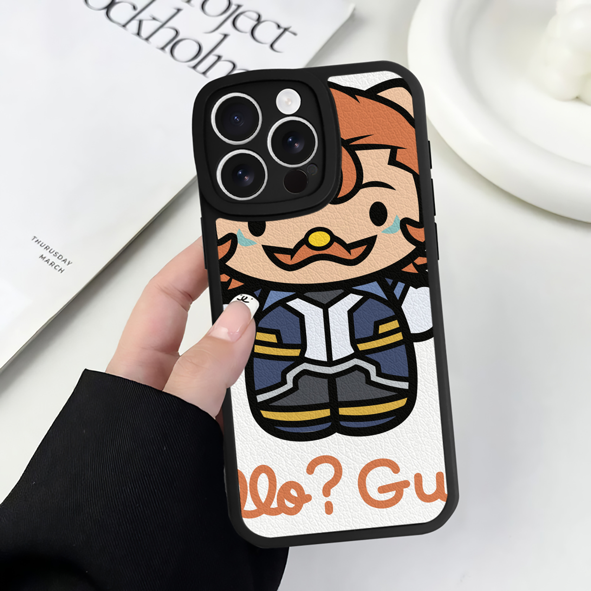 （画像用） Hello Kitty ハローキティ 【iPhone 16シリーズ対応】シリコンスマホケース（レザー調） 材質：シリコン
